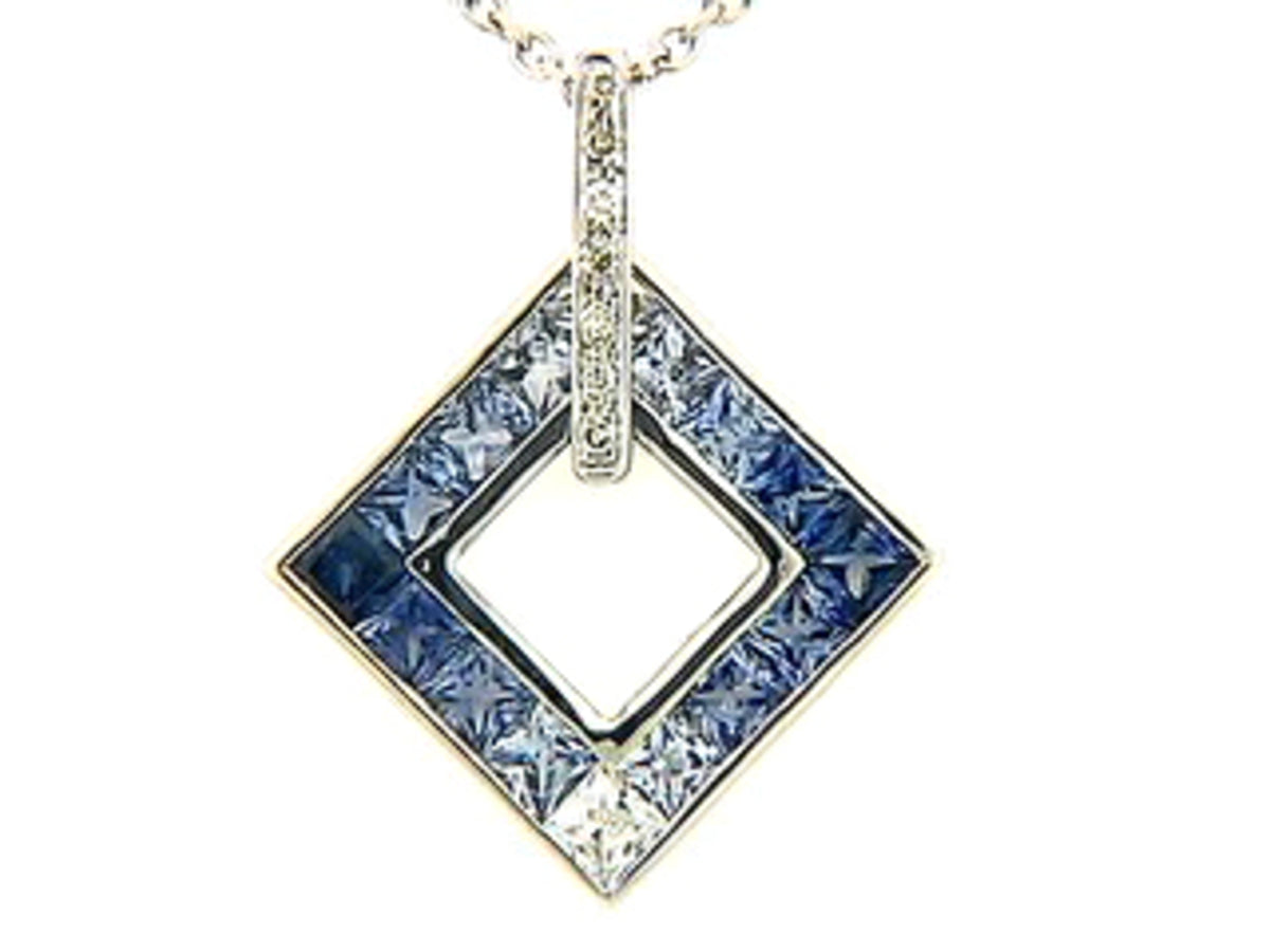 SAPPHIRE & DIAMOND PENDANT, 18KW (H), C=1.58