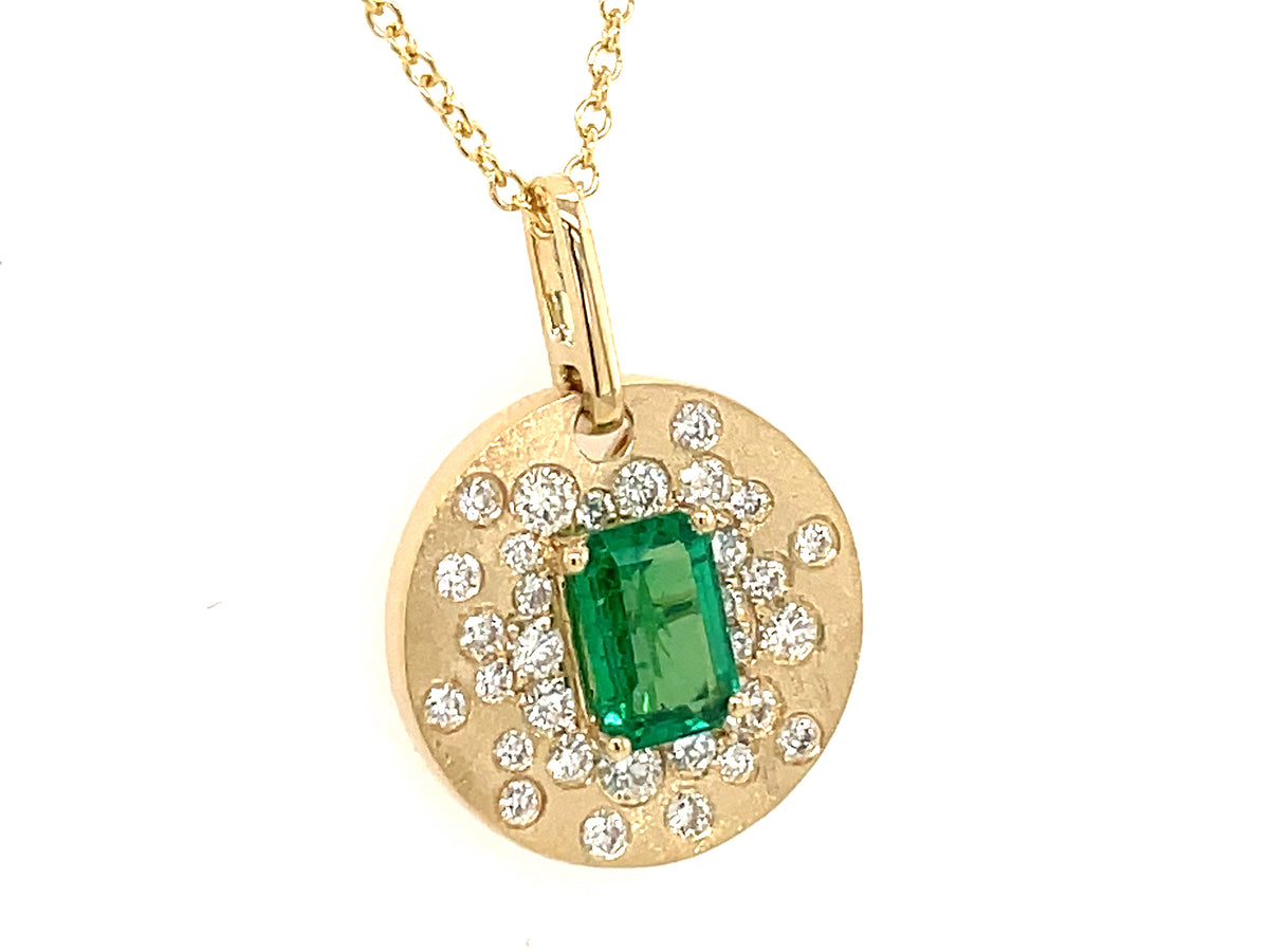 EMERALD & DIAMOND FLUSH DISC PENDANT, 18" CHAIN, SATIN FINISH, 14KY (O)