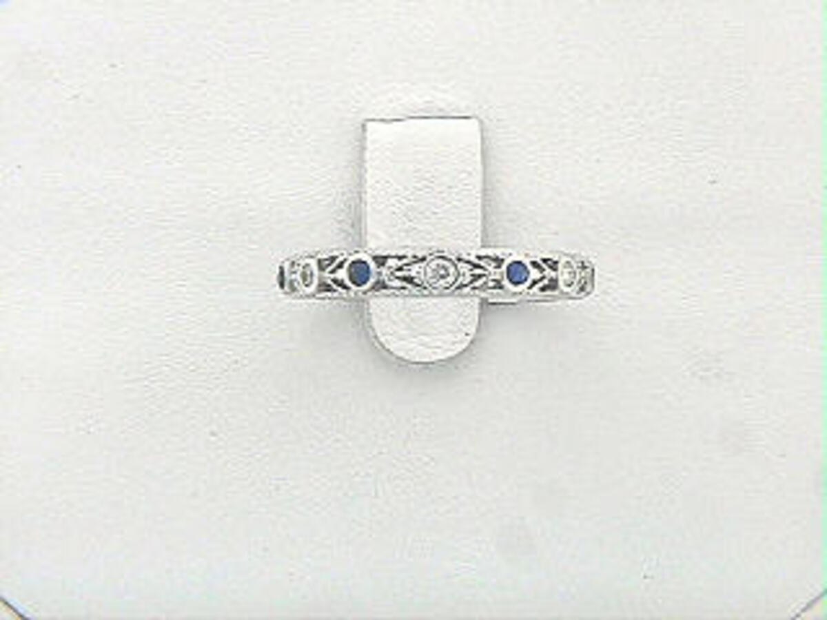 SAPPHIRE & DIAMOND RING