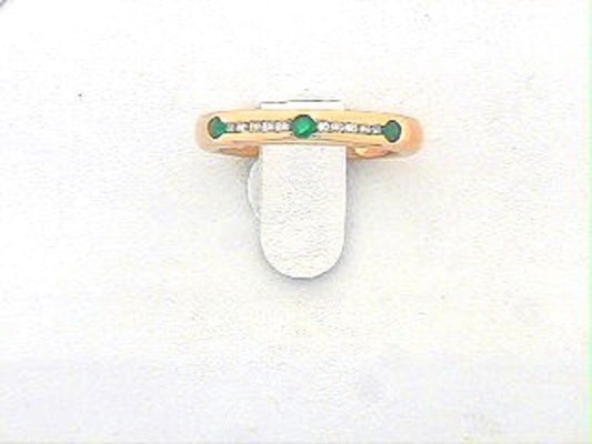 EMERALD & DIAMOND RING. 14K (O)