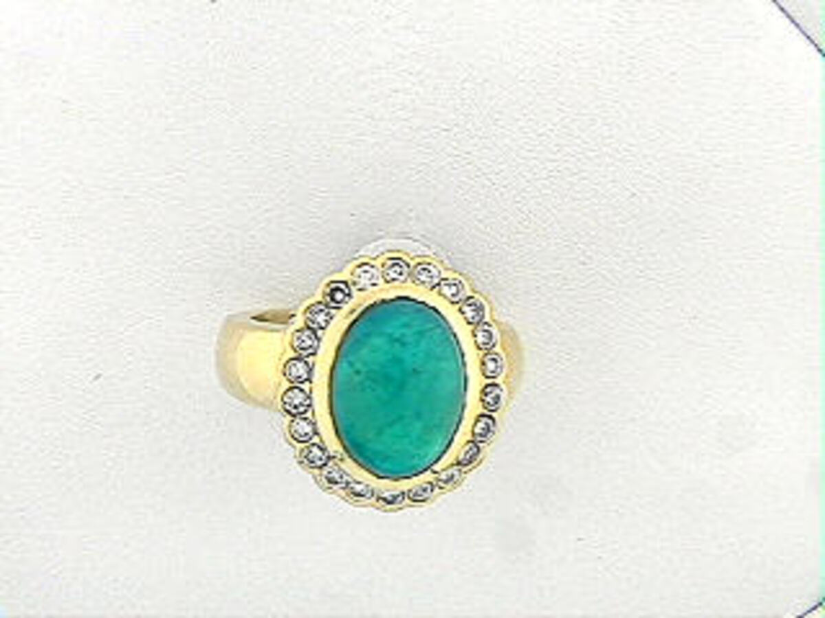 EMERALD & DIAMOND RING