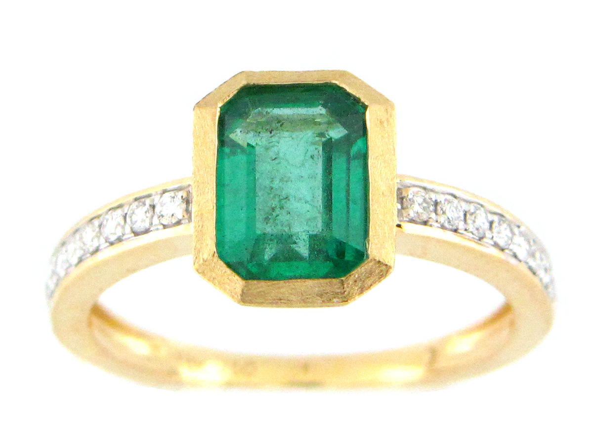 EMERALD CUT EMERALD BEZEL & DIAMOND RING, 18KY (O)