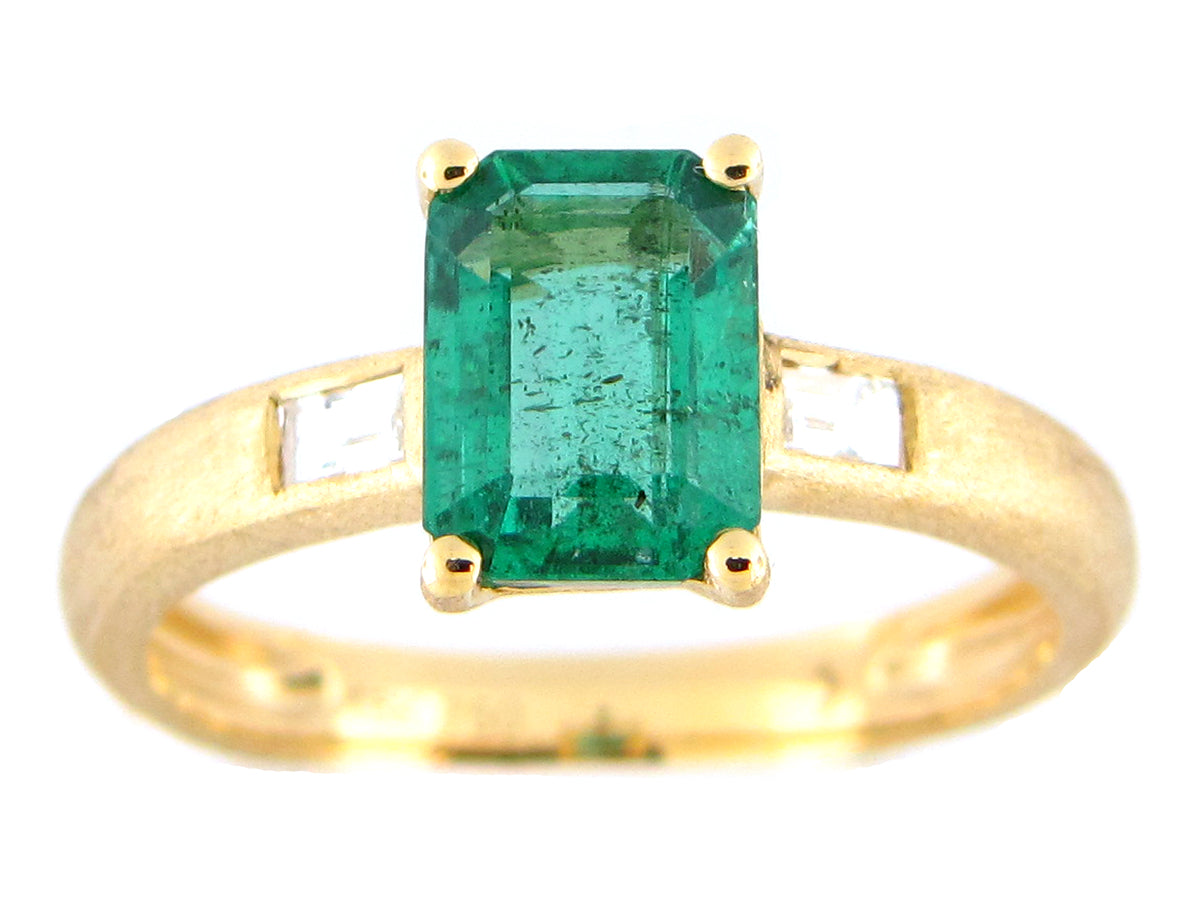 EMERALD CUT EMERALD & 2 DIAMOND FLUSH SET RING, 18KY (O)