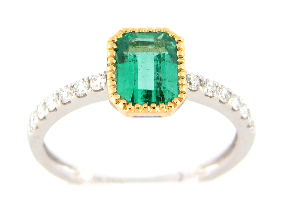 EMERALD CUT EMERALD MILLGRAIN BEZEL & DIAMOND RING, 18KWY (O)