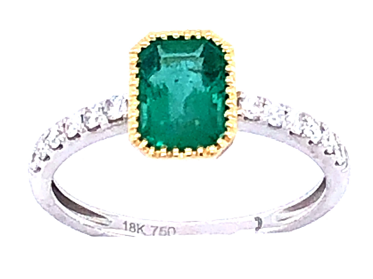 EMERALD CUT EMERALD MILLGRAIN BEZEL & DIAMOND RING, 18KWY (O)