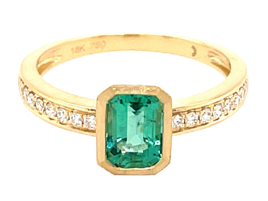 EMERALD BEZEL & DIAMOND RING