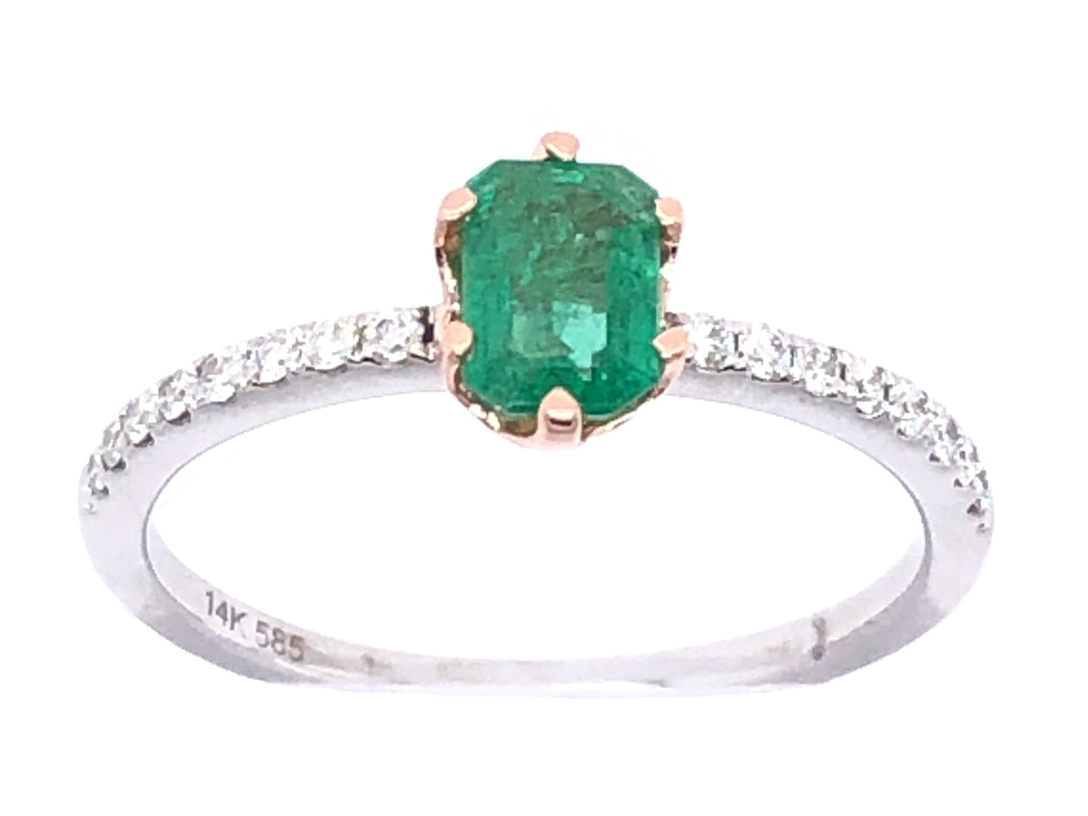 EMERALD & DIAMOND RING