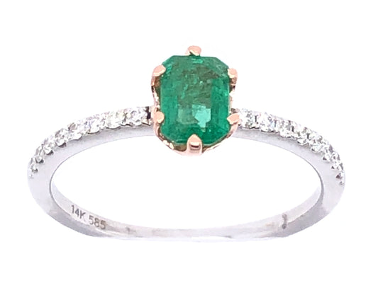 EMERALD & DIAMOND RING