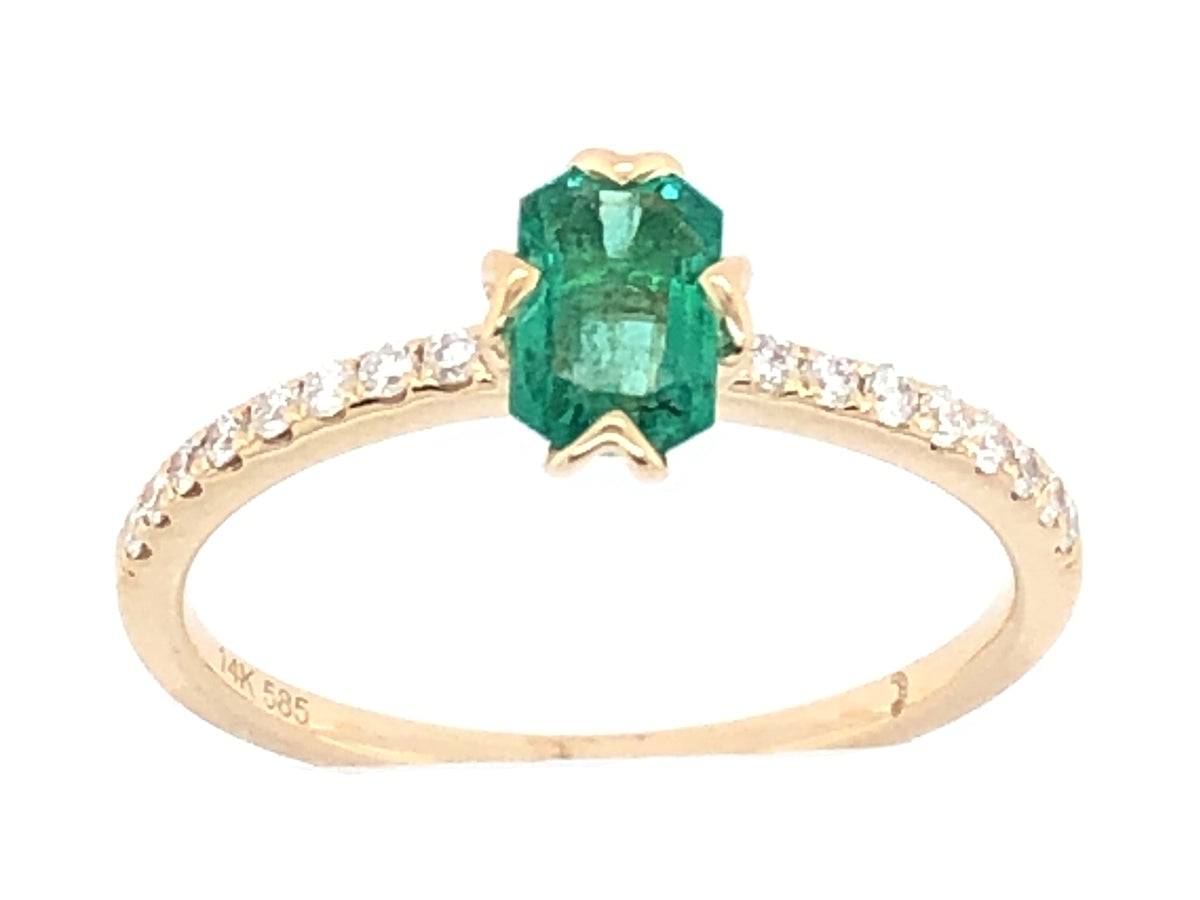 EMERALD & DIAMOND RING