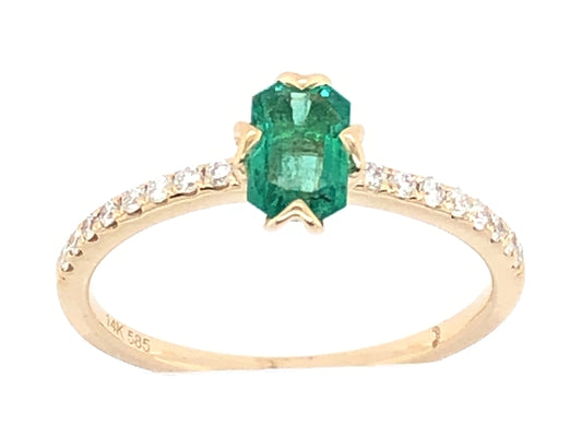 EMERALD & DIAMOND RING
