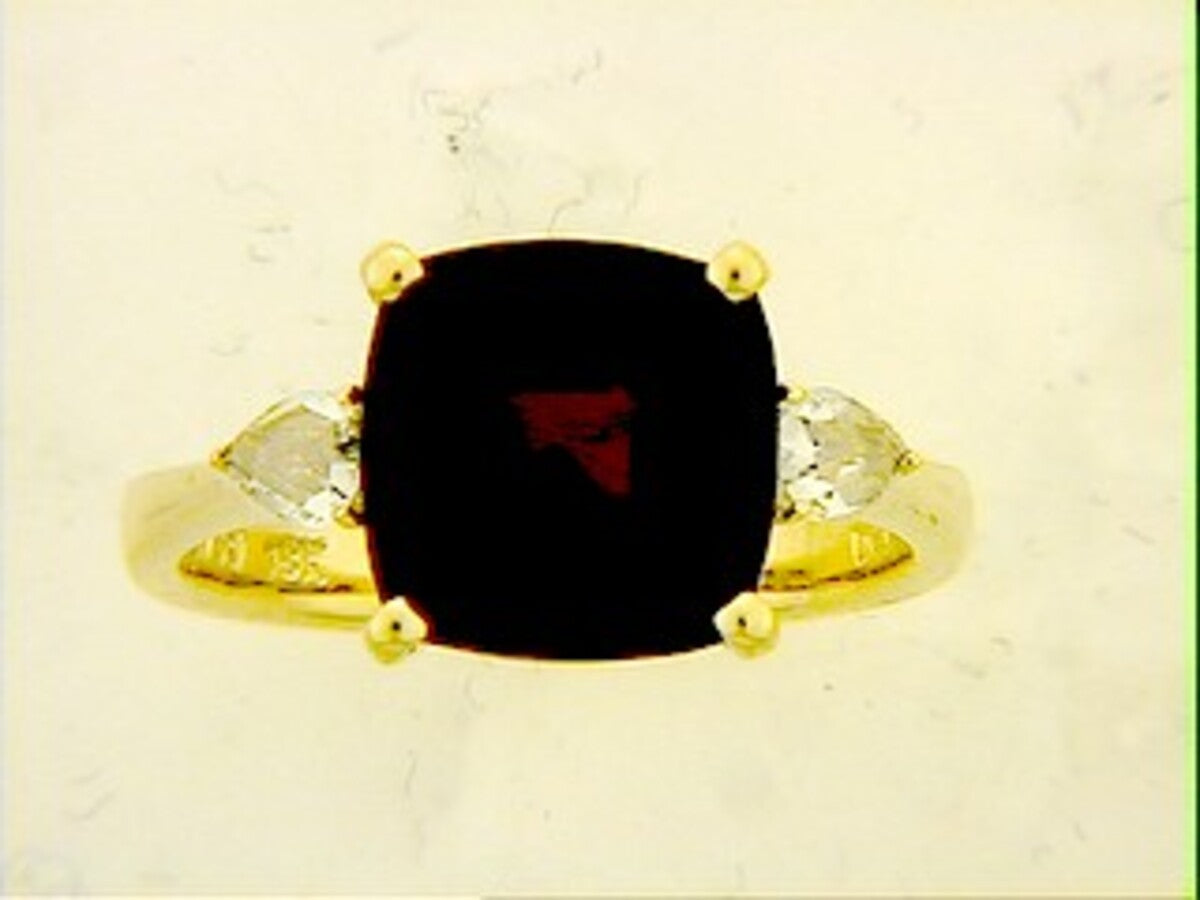 GARNET & DIAMOND RING, 18KY (N)
