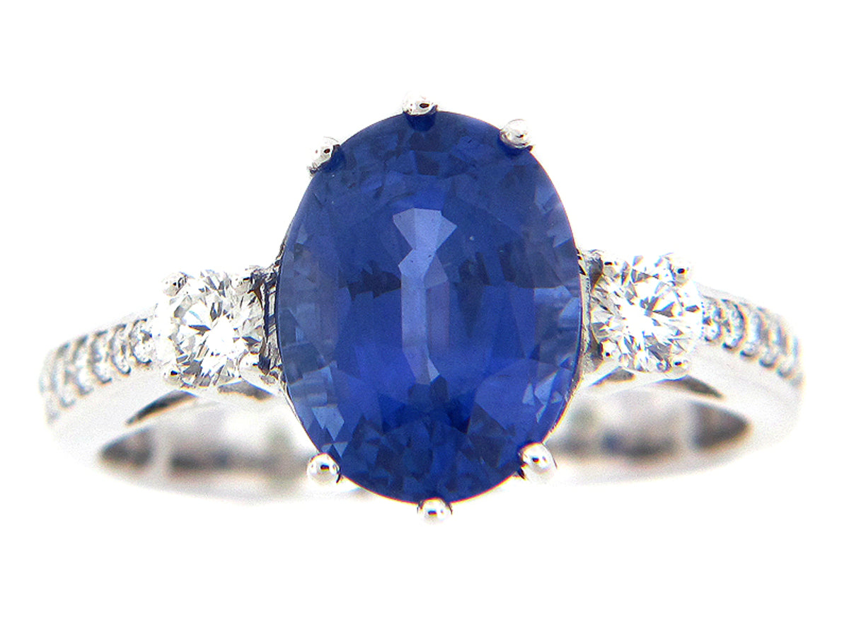 SAPPHIRE & DIAMOND RING, 18KW (E), C=3.84