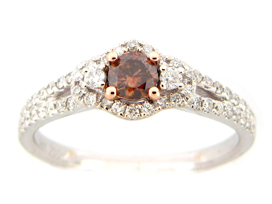 BROWN & WHITE DIAMOND RING, 18KWR (N)