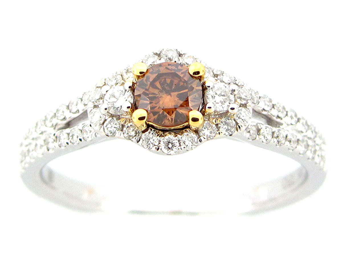 BROWN & WHITE DIAMOND RING, 18KT (N)