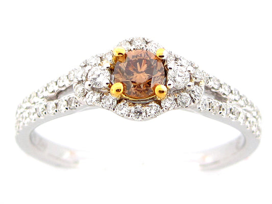 BROWN & WHITE DIAMOND RING, 18KT (N)