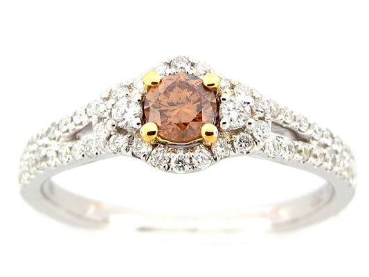 BROWN & WHITE DIAMOND RING, 18KT (N)