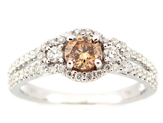 BROWN & WHITE DIAMOND RING, 18KW (N), CENTER=0.41