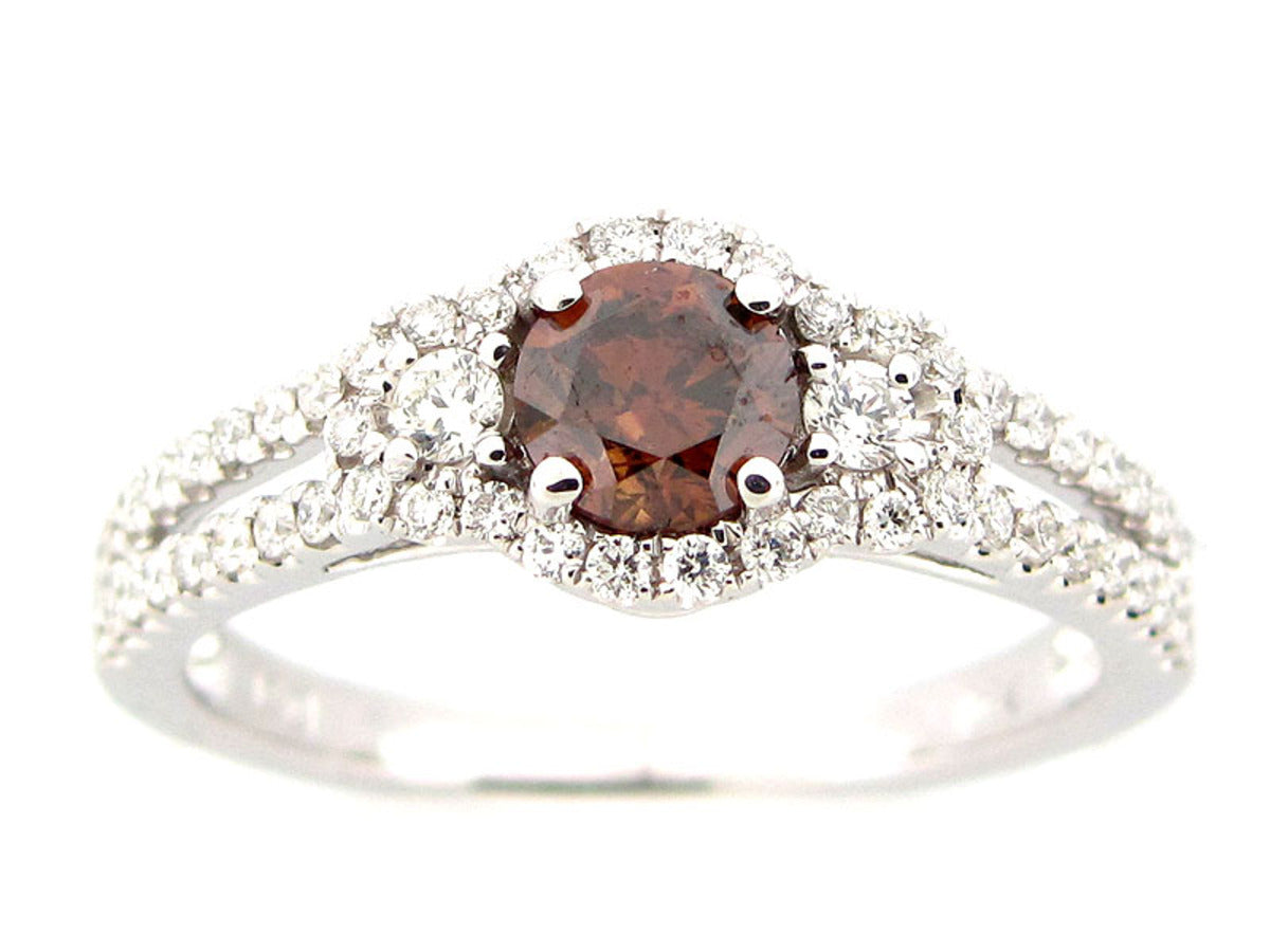 BROWN & WHITE DIAMOND RING, 18KW (N)