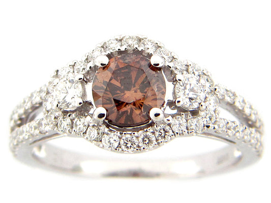 BROWN & WHITE DIAMOND RING, 18KW (N), CENTER=0.70