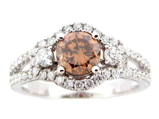 BROWN & WHITE DIAMOND RING, 18KW (N)