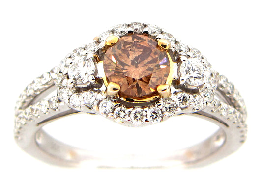 BROWN & WHITE DIAMOND RING, 18KW (N)