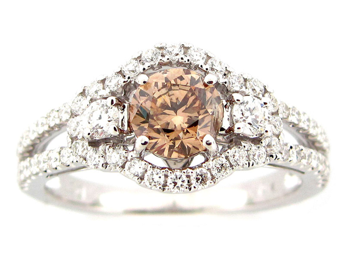 BROWN & WHITE DIAMOND RING, 18KW (N)