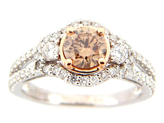 BROWN & WHITE DIAMOND RING, 18KZ (N), CENTER=0.79