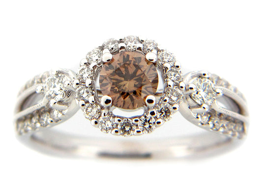 BROWN & WHITE DIAMOND RING, 18KW (N), CENTER=0.44