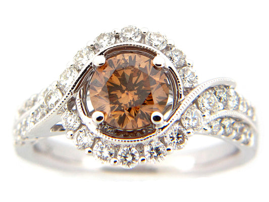 BROWN & WHITE DIAMOND RING, 18KW (N), CENTER=0.95