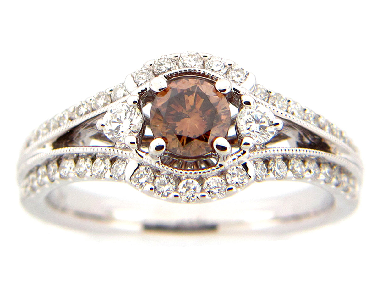 BROWN & WHITE DIAMOND RING, 18KW (N), CENTER=0.38