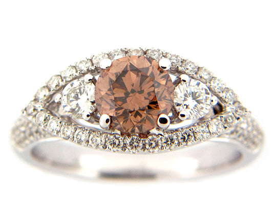 BROWN & WHITE DIAMOND RING, 18KW (N), CENTER=1.05
