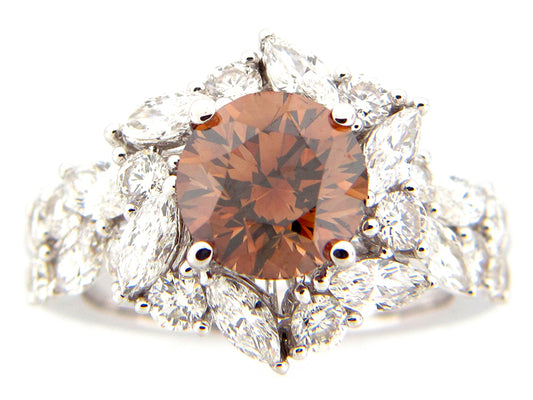 BROWN & WHITE DIAMOND RING, 18KW (N), CENTER=2.32