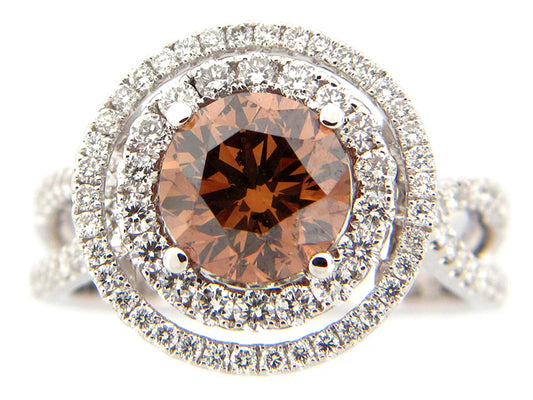 BROWN & WHITE DIAMOND RING, 18KW (N), CENTER=2.01