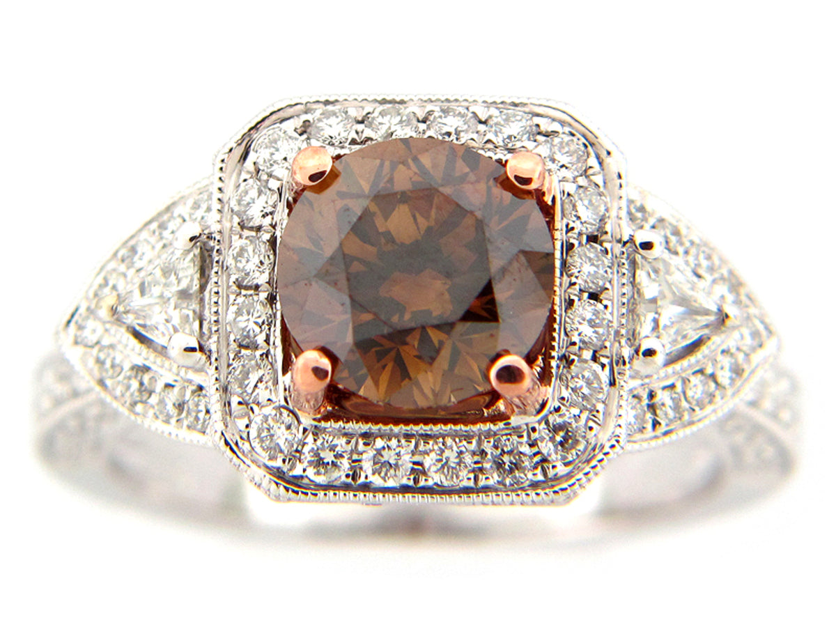 BROWN & WHITE DIAMOND RING, 18KZ (N), CENTER=1.61