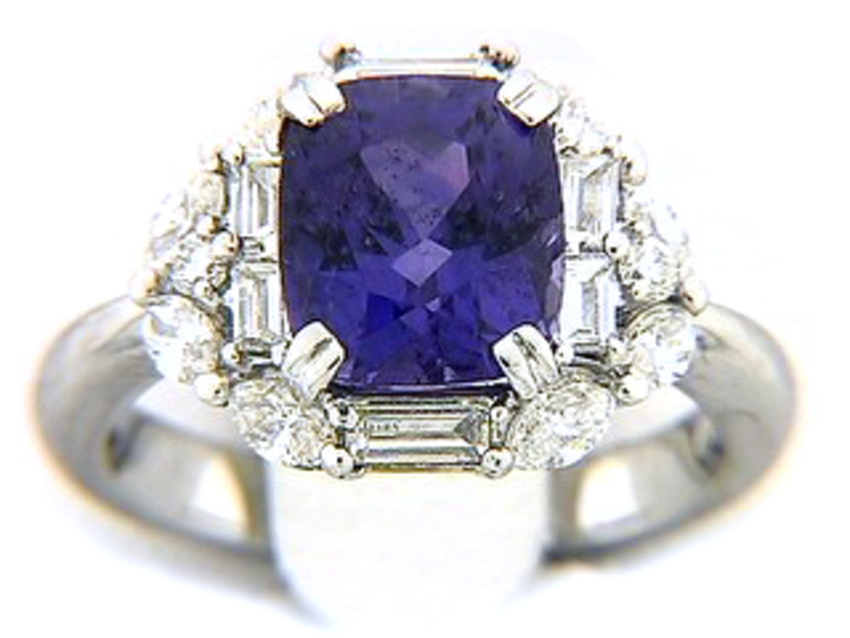 PURPLE SAPPHIRE & DIAMOND RING, 18KW (E), C=4.48