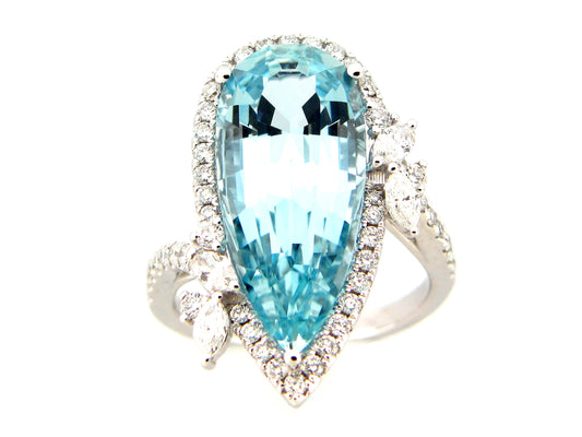 AQUAMARINE & DIAMOND RING, 18KW (H)