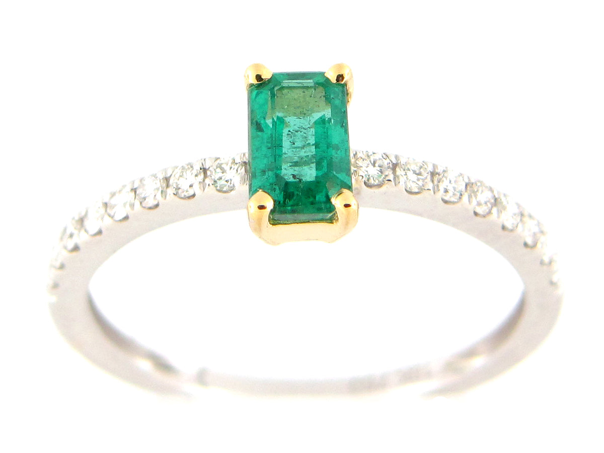 EMERALD CUT EMERALD & DIAMOND RING, 18KWY (O)