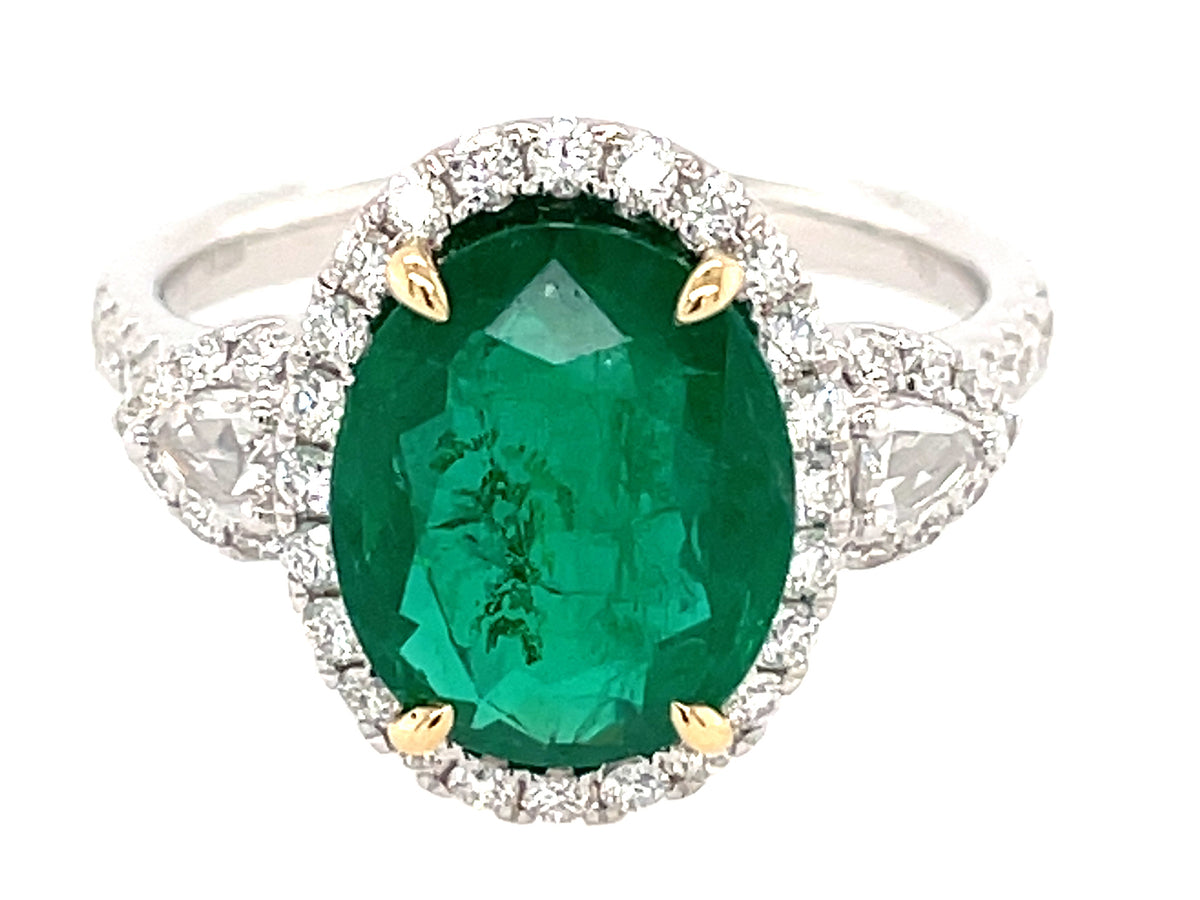 EMERALD & DIAMOND RING