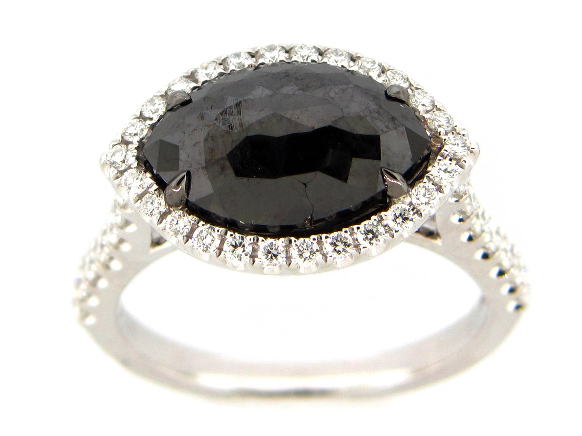BLACK & WHITE DIAMOND RING, 18KW (R)