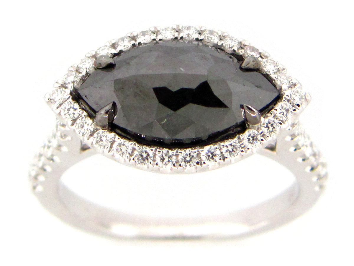 BLACK & WHITE DIAMOND RING, 18KW (R)