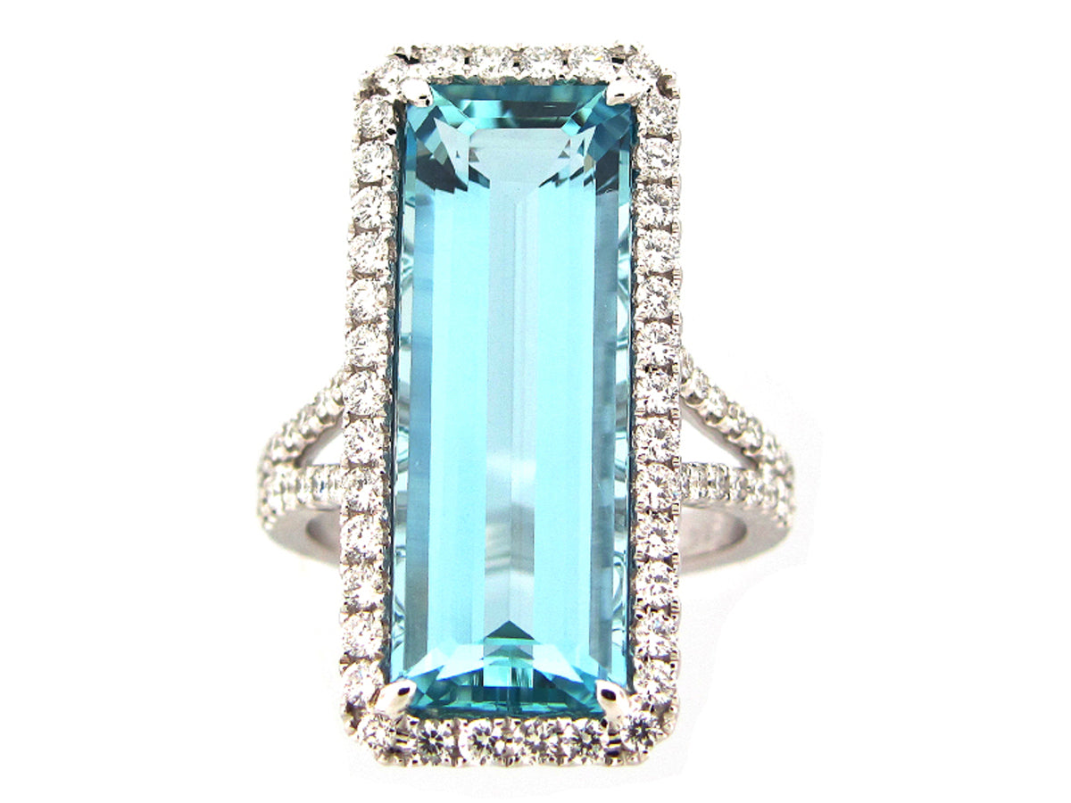 AQUAMARINE & DIAMOND RING, 18KW (H)