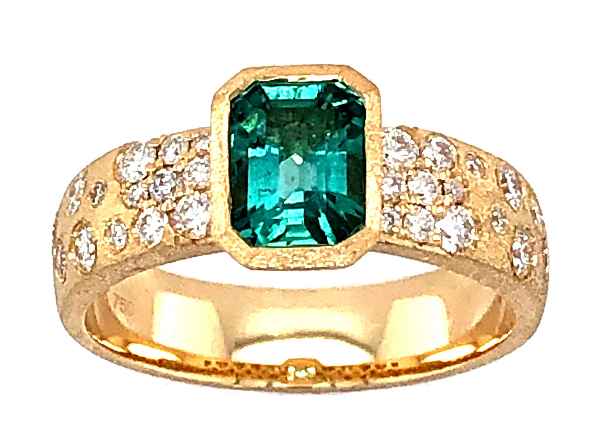 EMERALD CUT EMERALD BEZEL SET & DIAMOND RING, SATIN FINISH, 18KY (O)