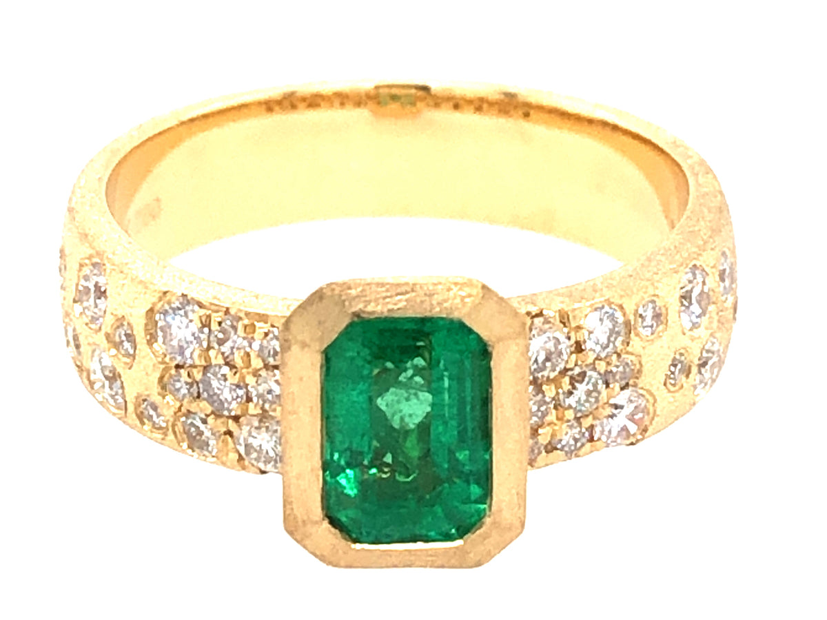 EMERALD CUT EMERALD BEZEL SET & DIAMOND RING, SATIN FINISH, 18KY (O)