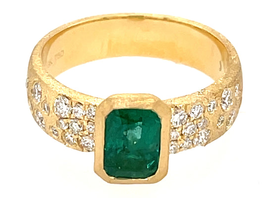 EMERALD CUT EMERALD BEZEL SET & DIAMOND RING, SATIN FINISH, 18KY (O)