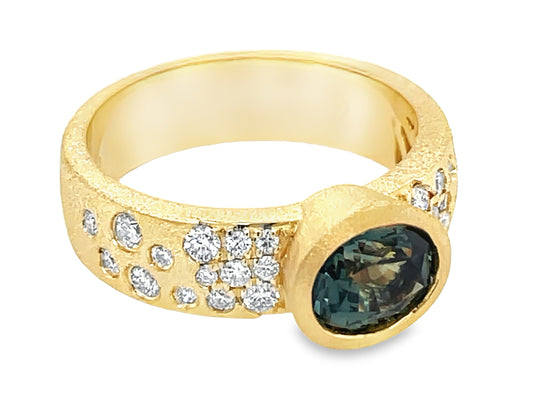 NATURAL NO HEAT GREEN SAPPHIRE OVAL & DIAMOND CONFETTI BEZEL RING, SATIN FINISH