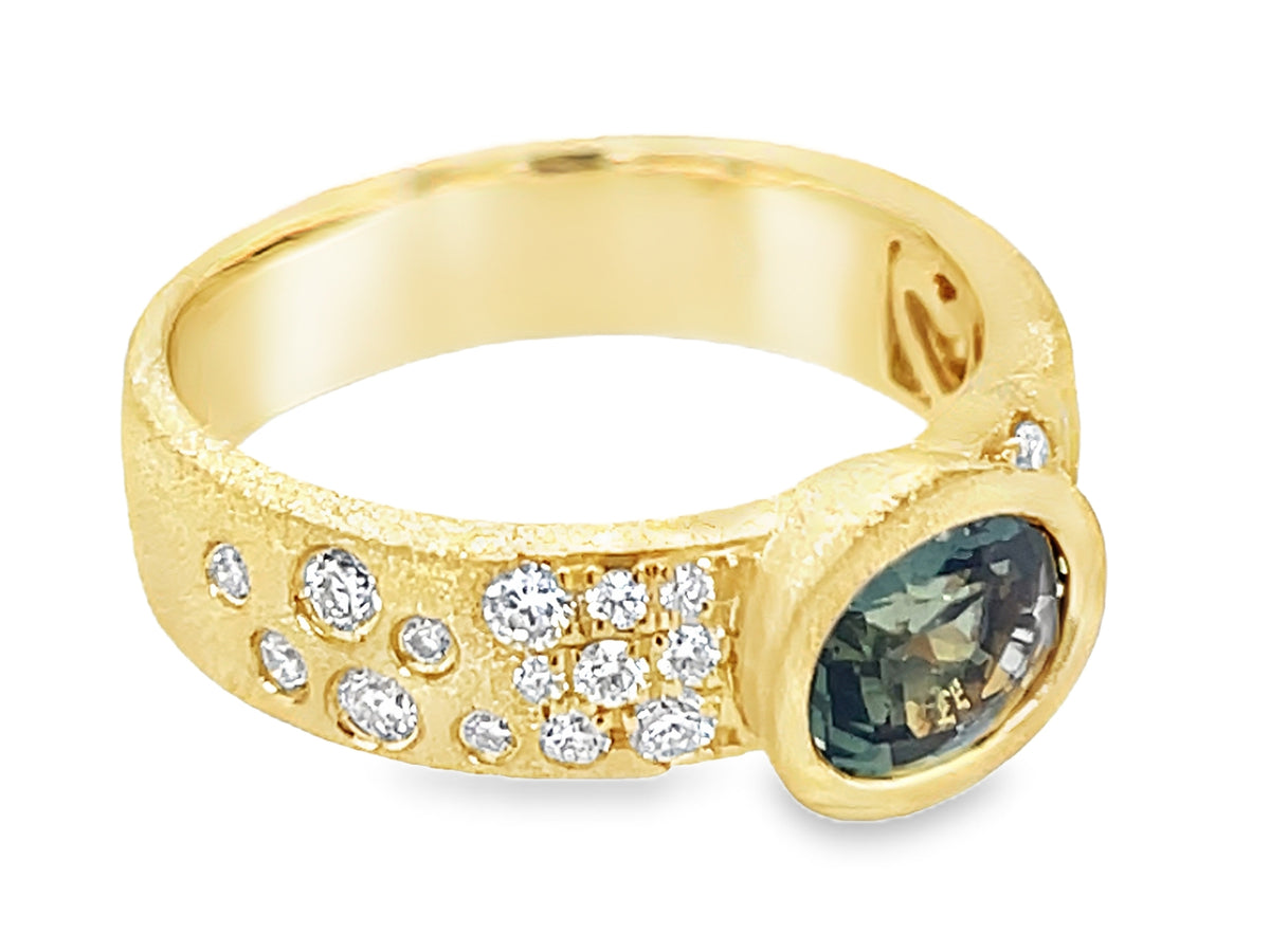 NATURAL NO HEAT GREEN SAPPHIRE OVAL & DIAMOND CONFETTI BEZEL RING, SATIN FINISH