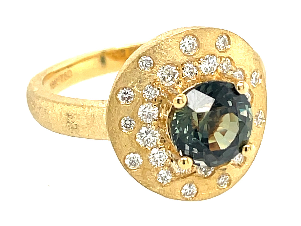 NATURAL NO HEAT GREEN SAPPHIRE ROUND & DIAMOND CONFETTI SHIELD RING, SATIN FINISH