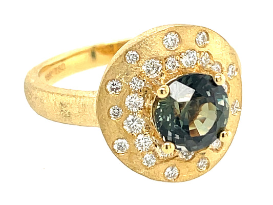 NATURAL NO HEAT GREEN SAPPHIRE ROUND & DIAMOND CONFETTI SHIELD RING, SATIN FINISH