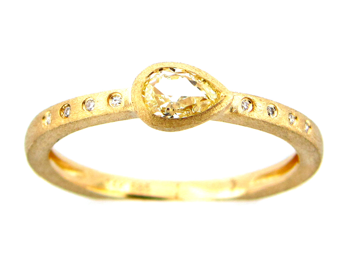 FANCY LIGHT YELLOW DIAMOND PEAR RING, SATIN FINISH,14KY (N)