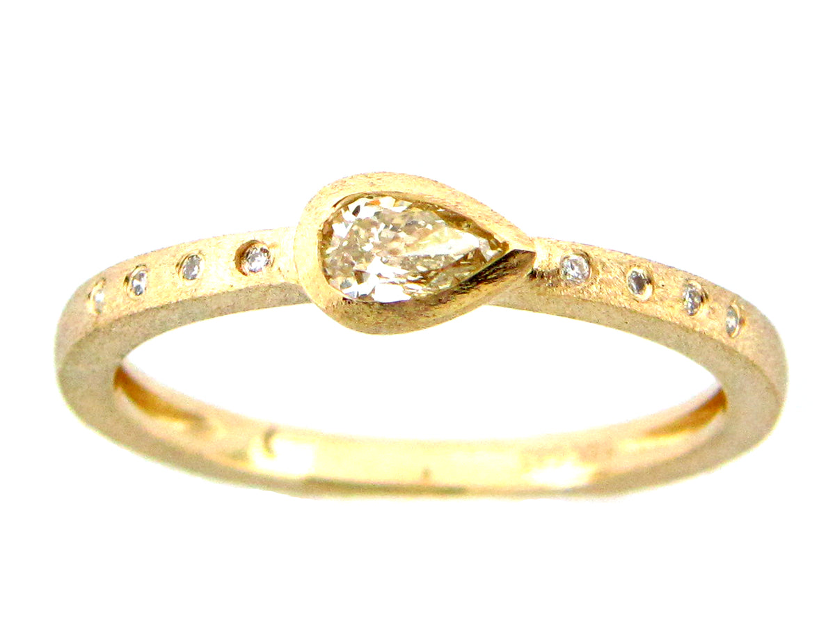 FANCY LIGHT YELLOW DIAMOND PEAR RING, SATIN FINISH,14KY (N)